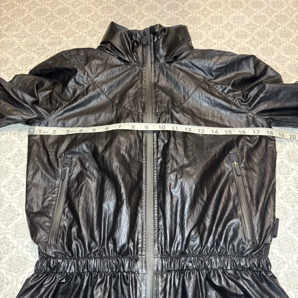 Lululemon Stronger as One Jacket *lululemon X Barrys Matte Black Foil Size 2